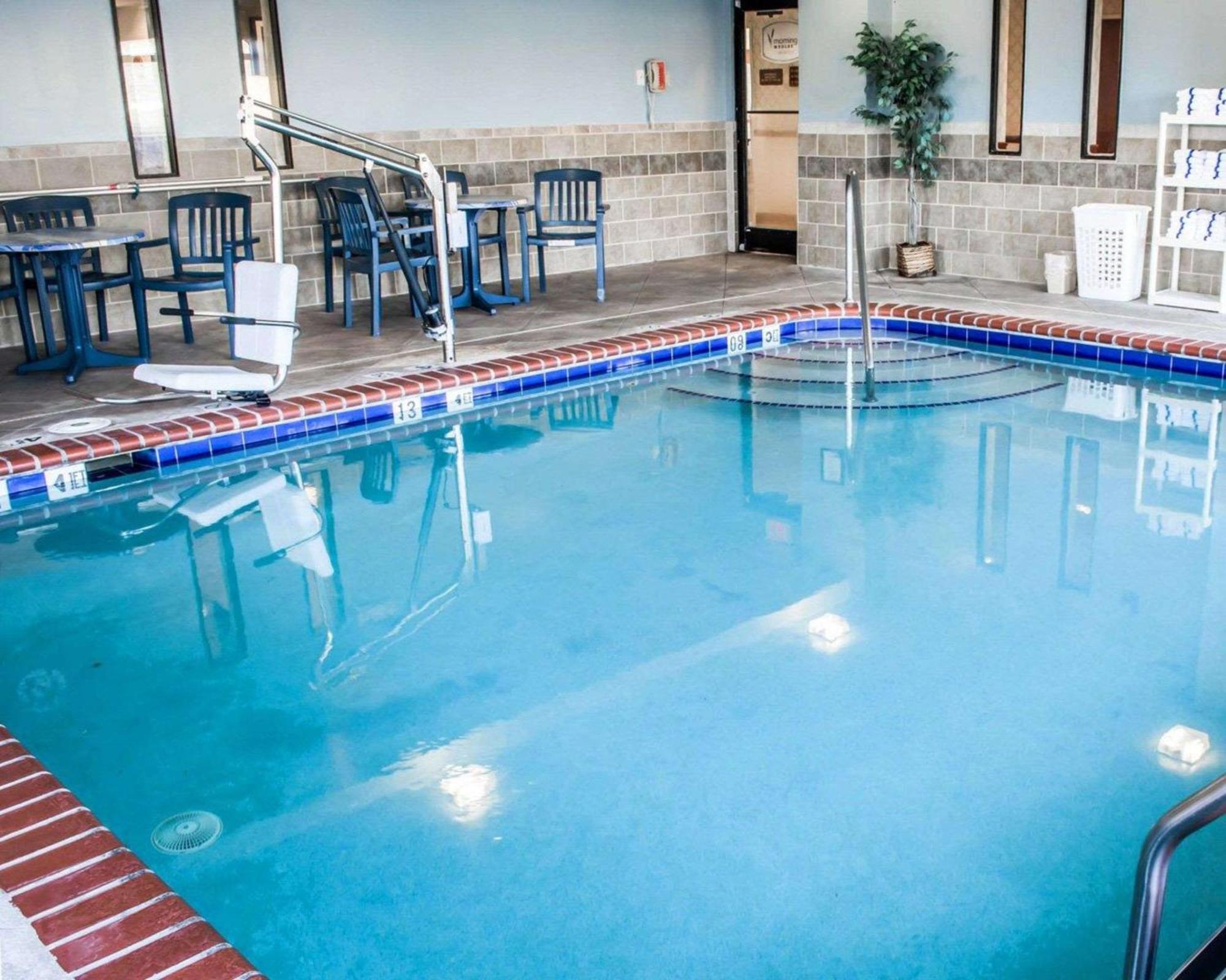 Sleep Inn & Suites Virginia Horse Center Lexington Exterior photo